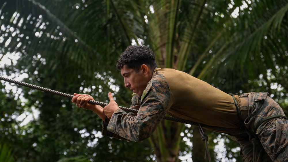 DELAYEN 26: MRF-D Marines participate in obstacle drill for commando course