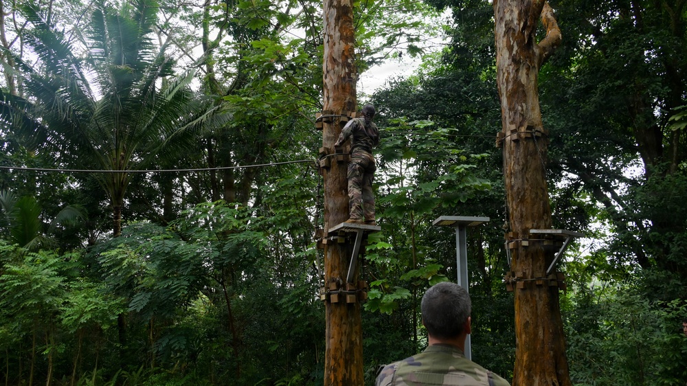 DELAYEN 26: MRF-D Marines participate in obstacle drill for commando course