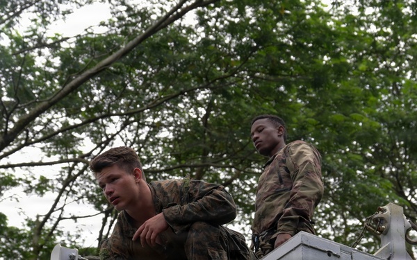 DELAYEN 26: MRF-D Marines participate in obstacle drill for commando course