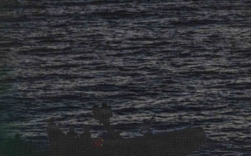 13th MEU | MRF Conducts Nighttime Visit, Board, Search and Seizure Training