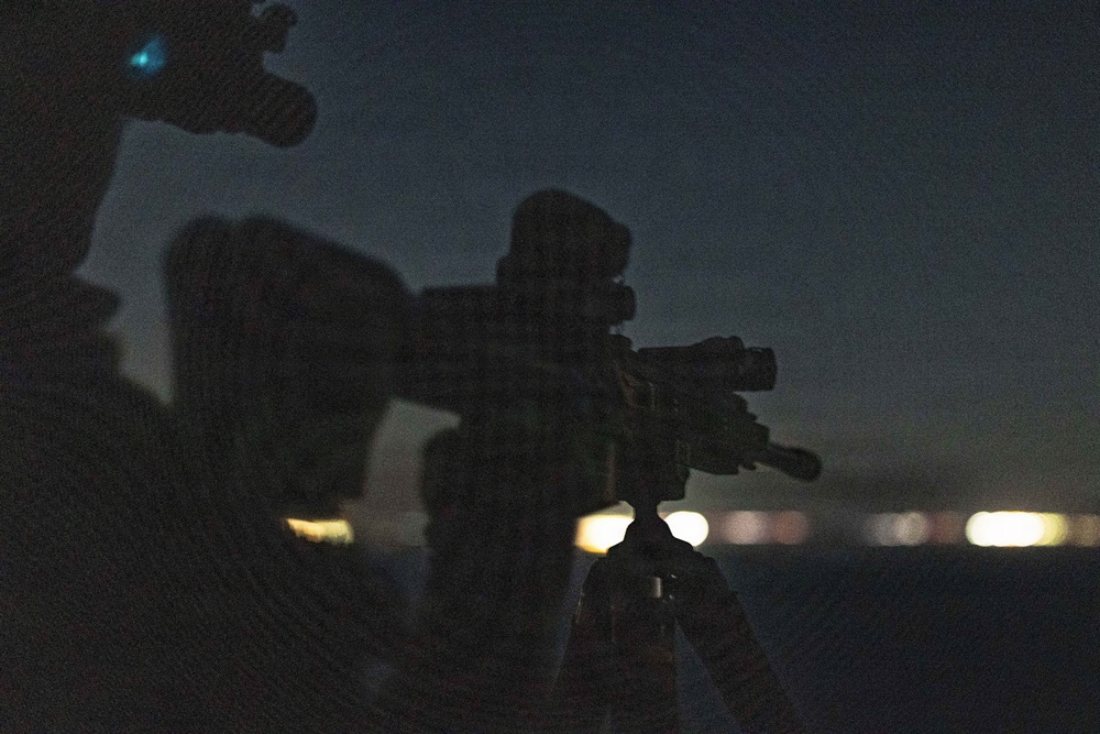 13th MEU | MRF Conducts Nighttime Visit, Board, Search and Seizure Training