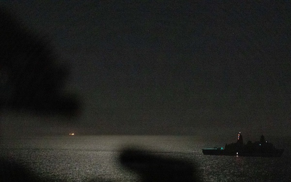 13th MEU | MRF Conducts Nighttime Visit, Board, Search and Seizure Training
