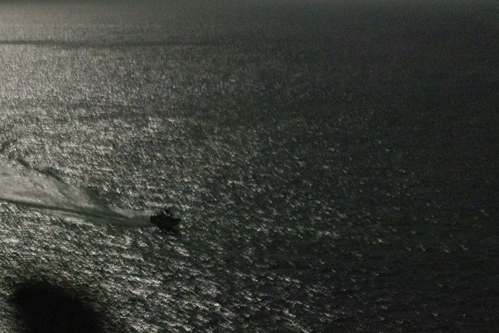 13th MEU | MRF Conducts Nighttime Visit, Board, Search and Seizure Training