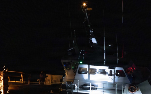 13th MEU | MRF Conducts Nighttime Visit, Board, Search and Seizure Training