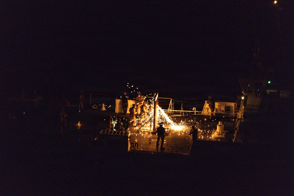 13th MEU | MRF Conducts Nighttime Visit, Board, Search and Seizure Training