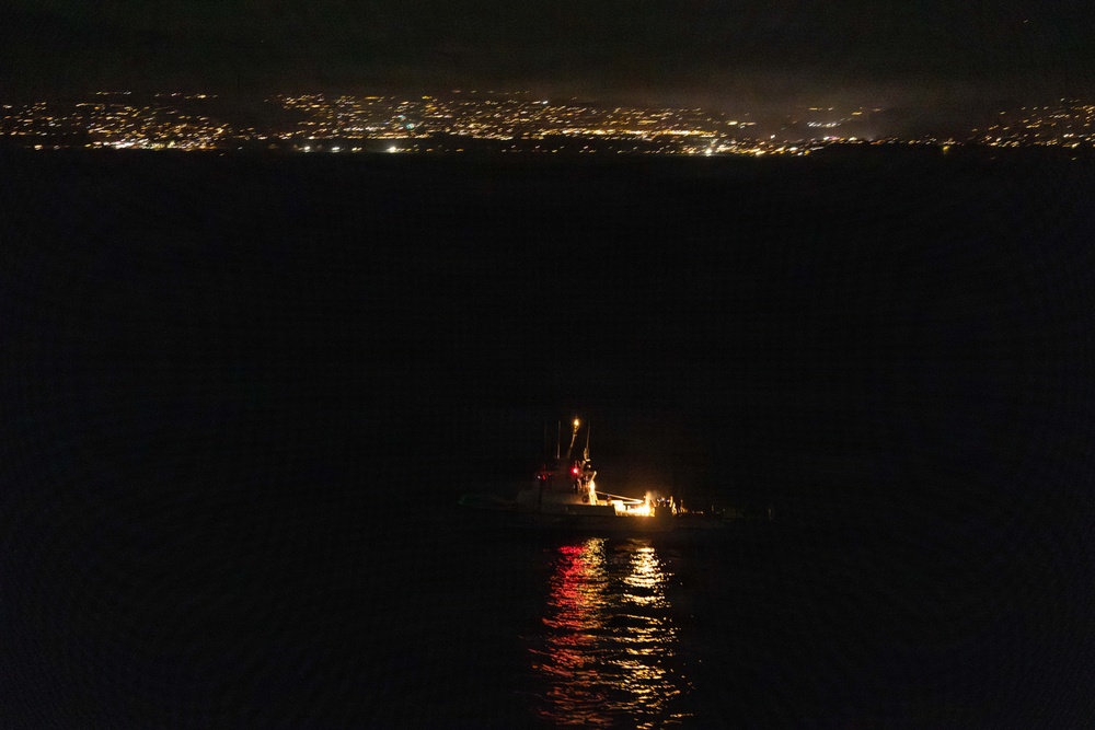 13th MEU | MRF Conducts Nighttime Visit, Board, Search and Seizure Training