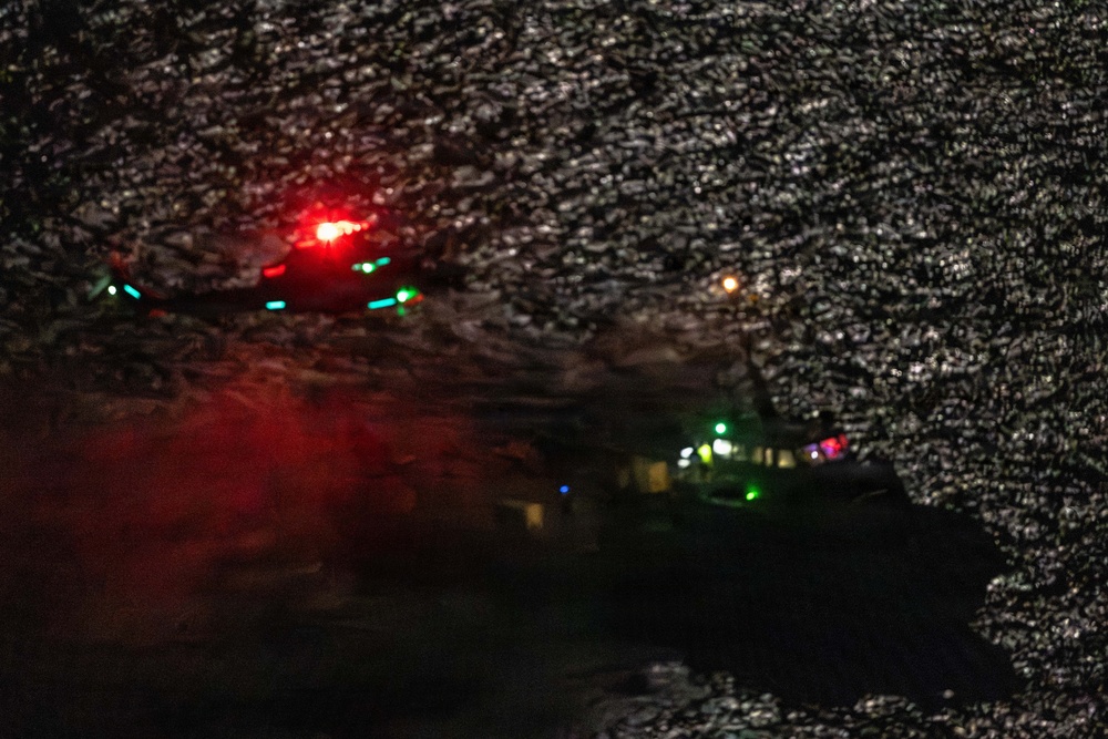 13th MEU | MRF Conducts Nighttime Visit, Board, Search and Seizure Training