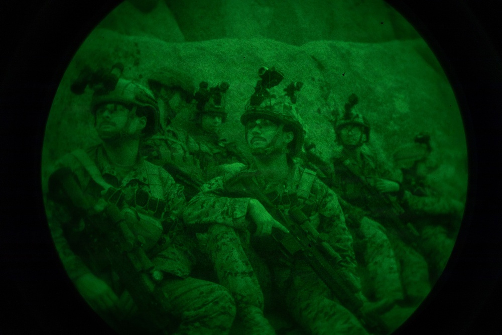 3rd Bn., 4th Marines prepare to climb cliffs during MTX 4-26
