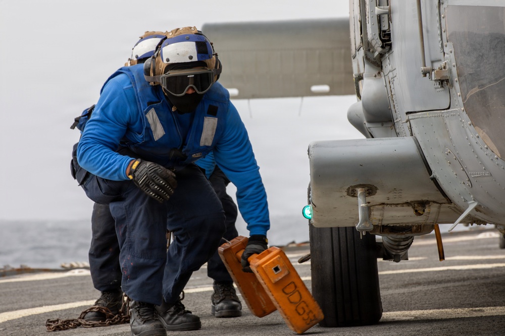 John Paul Jones Conducts Flight Operations