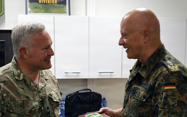 Commander NATO JFC – Brunssum visits V Corps Forward