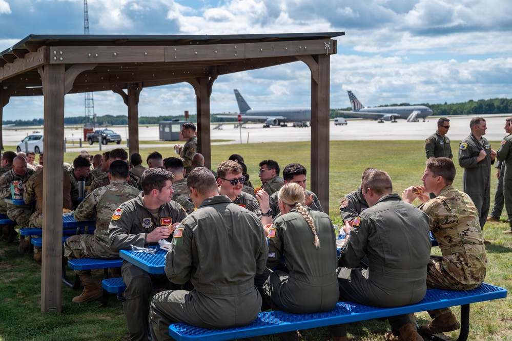 New Hampshire Gov. Kelly Ayotte visits 157th Air Refueling Wing