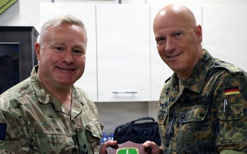 Commander NATO JFC – Brunssum visits V Corps Forward