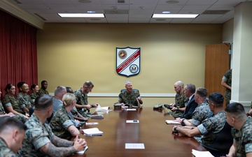 The Commandant, Gen. Eric M. Smith tours MCESG
