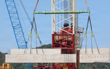 Quad Cities Heavy Lift Crane Assists at Lock and Dam 22 Fish Passage