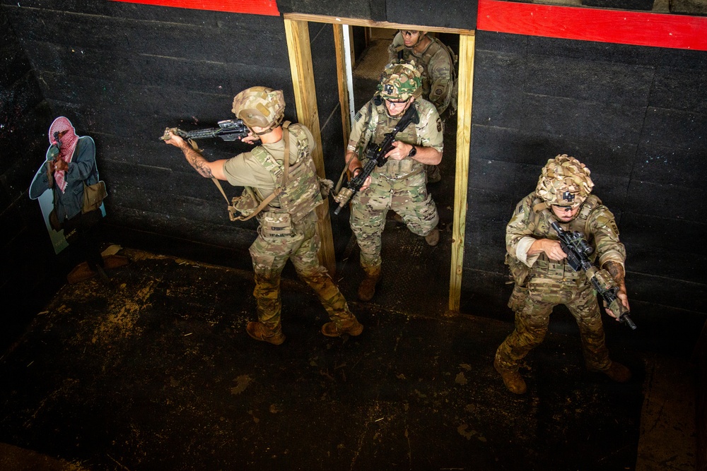 3rd SFG(A) conducts foreign internal defense training during training exercise with 82nd Airborne Division