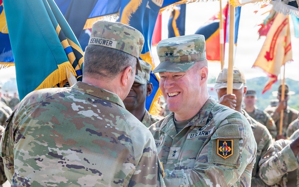 Fort Leonard Wood bids farewell as Beck relinquishes command, retires