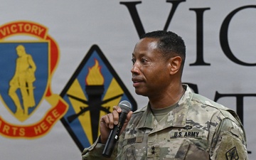 260811-A-JU979-5784