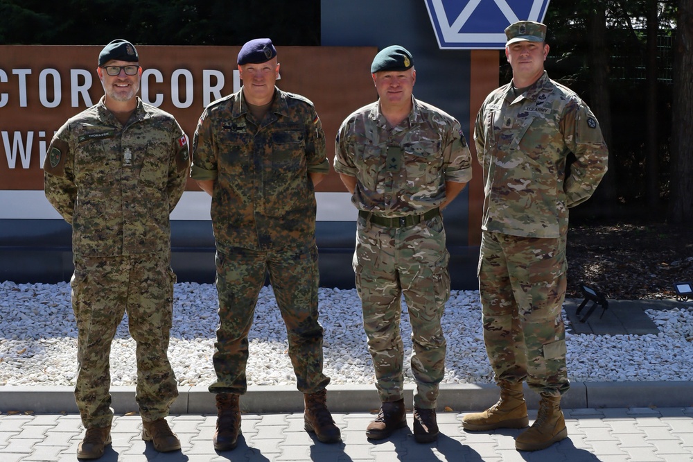 Commander NATO JFC – Brunssum visits V Corps Forward