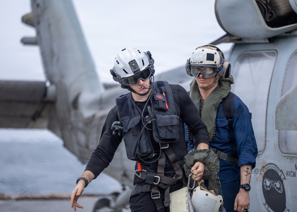 Flight Operations Aboard USS Ross (DDG 71)