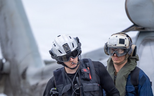Flight Operations Aboard USS Ross (DDG 71)