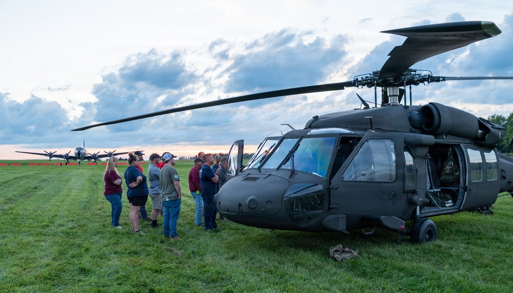Pa. National Guard conducts helicopter orientation for emergency responders