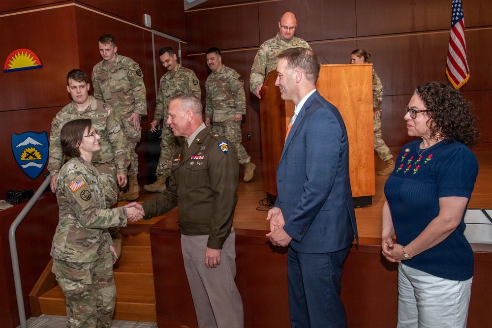 Oregon Army National Guardsmen mobilized for overseas assignment