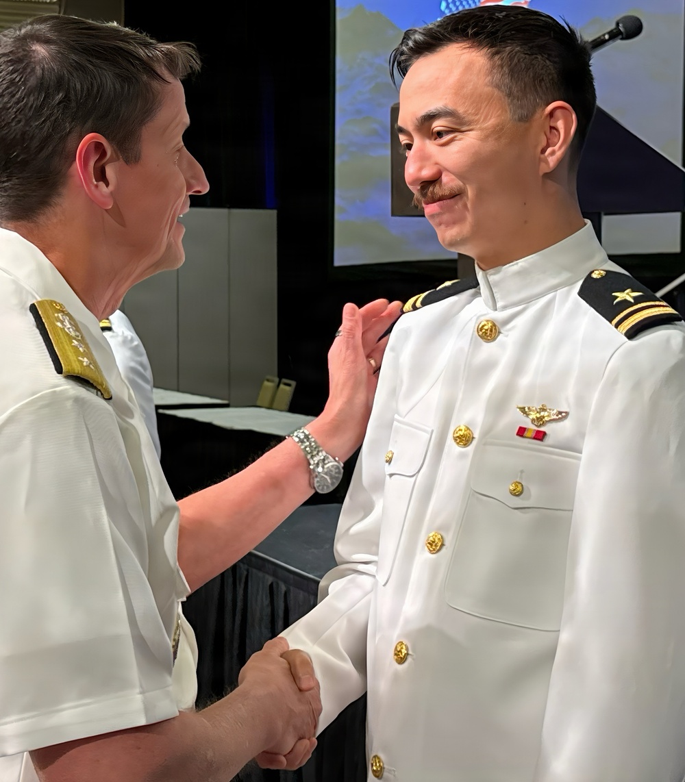 SNAs and SNFO Pinned at Tailhook Symposium