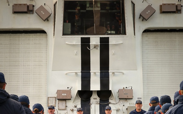 Coast Guard Cutter Stratton Holds Change of Command