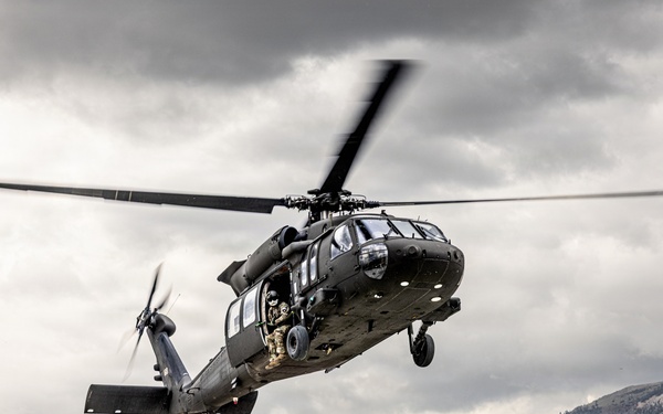 1st DSB conduct external load operations with UH-60