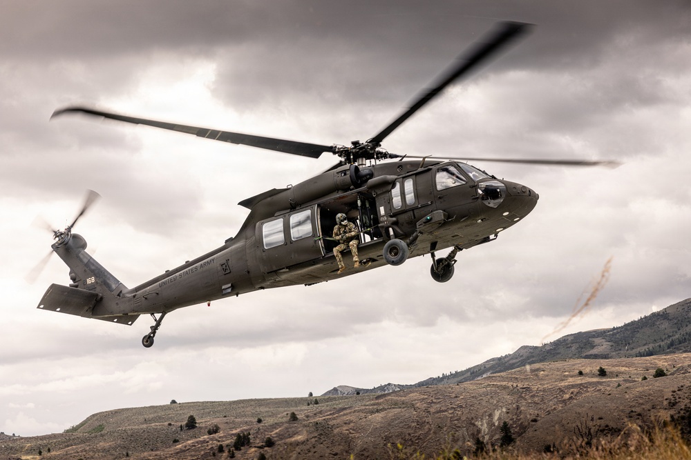 1st DSB conduct external load operations with UH-60