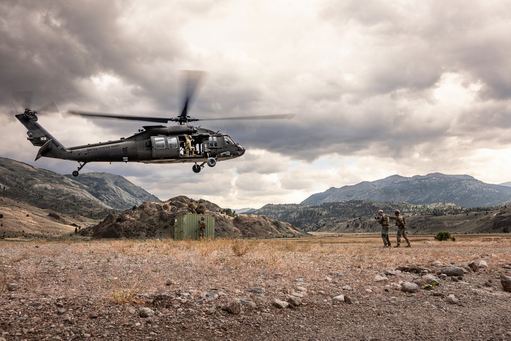 1st DSB conduct external load operations with UH-60