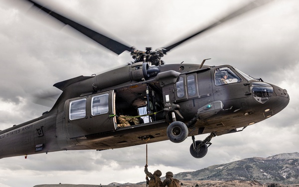 1st DSB conduct external load operations with UH-60