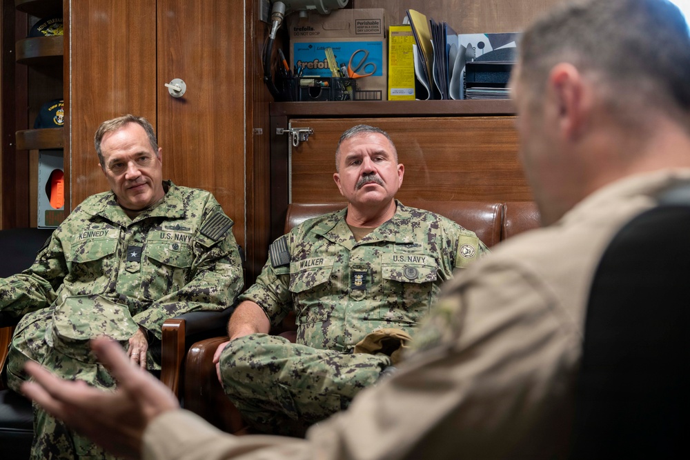 MyNavy HR visits USS Patriot (MCM 7)