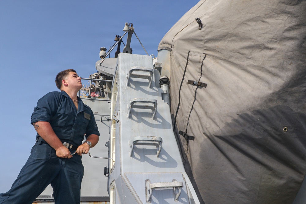 Frank E. Petersen Jr. Sailors Conduct Maintenance