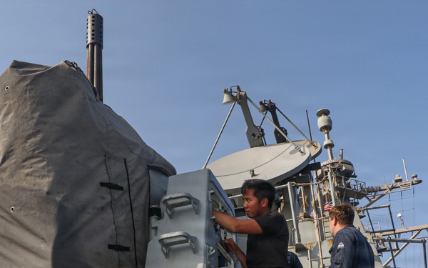 Frank E. Petersen Jr. Sailors Conduct Maintenance