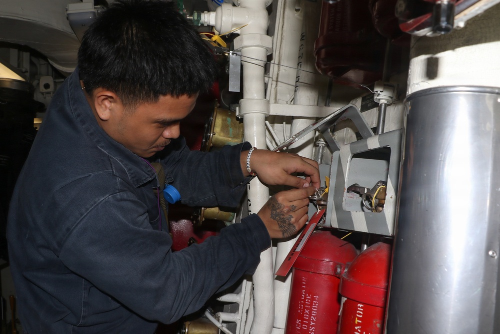 Frank E. Petersen Jr. Sailors Conduct Maintenance