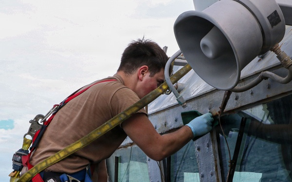 Frank E. Petersen Jr. Sailors Conduct Topside Preservation