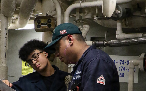 Frank E. Petersen Jr. Sailors Conduct an Engineering Training Team Drill