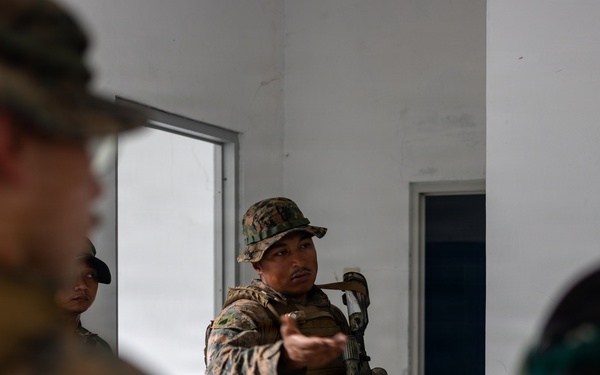 MRF-D Marines train with Indonesian marines in urban tactics