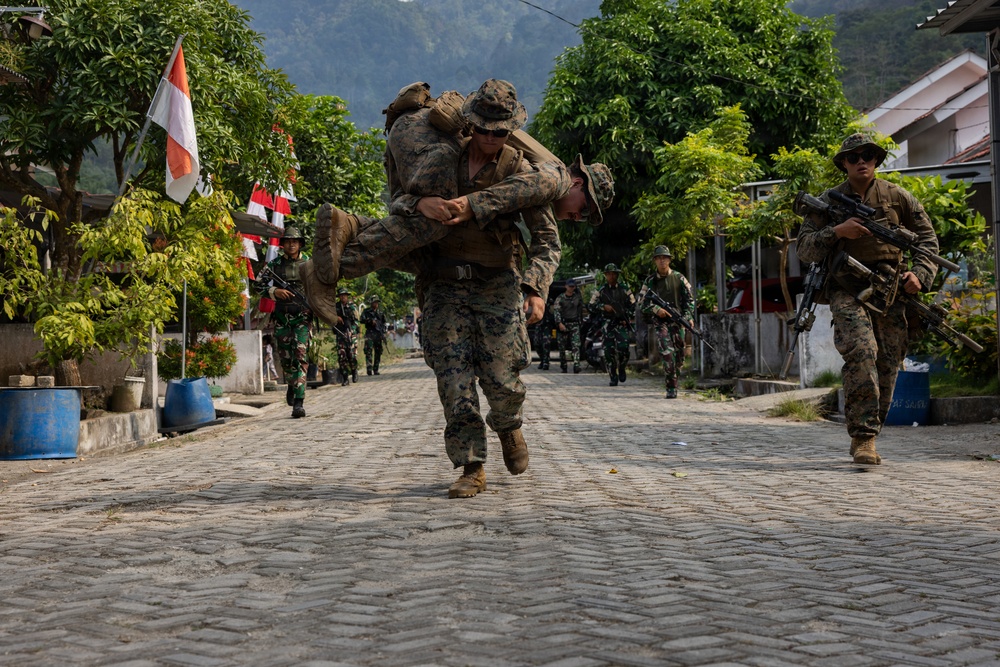 MRF-D Marines train with Indonesian marines in urban tactics