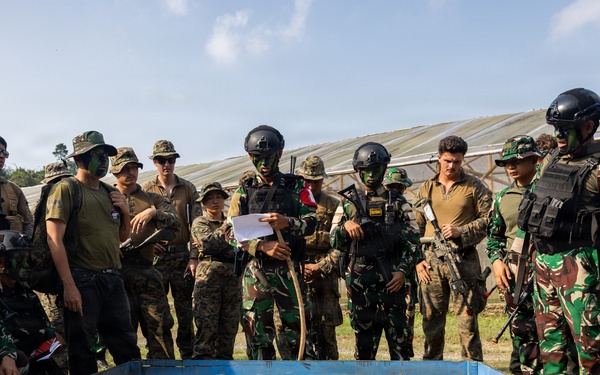 MRF-D Marines, Indonesian marines perform full mission profile exercise during platoon exchange