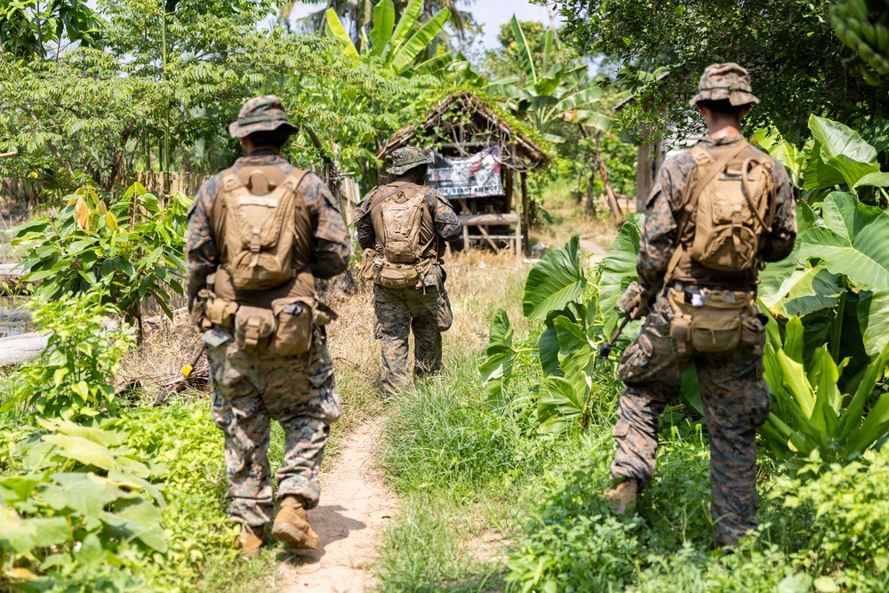 MRF-D Marines, Indonesian marines perform full mission profile exercise during platoon exchange