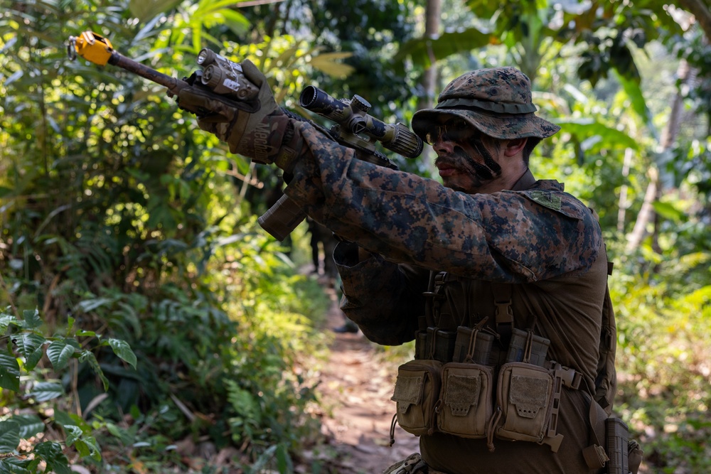 MRF-D Marines, Indonesian marines perform full mission profile exercise during platoon exchange