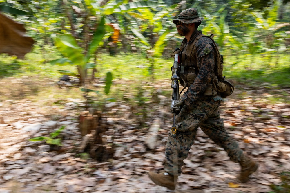 MRF-D Marines, Indonesian marines perform full mission profile exercise during platoon exchange