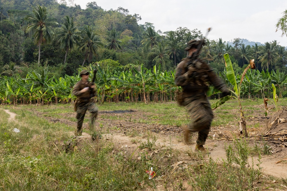 MRF-D Marines, Indonesian marines perform full mission profile exercise during platoon exchange