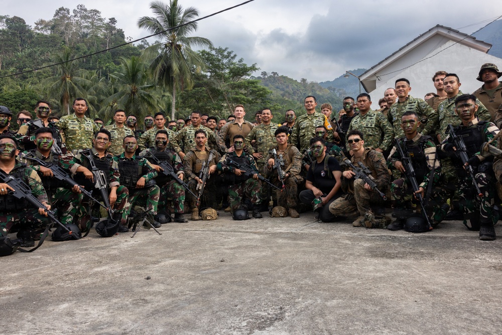 MRF-D Marines, Indonesian marines perform full mission profile exercise