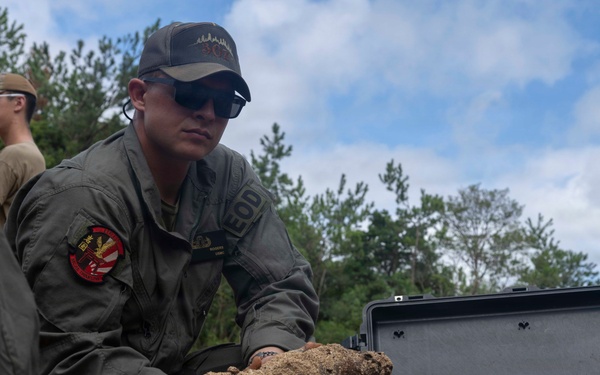 18th Wing disposes unexploded ordnance during Operation Sentinel Samurai