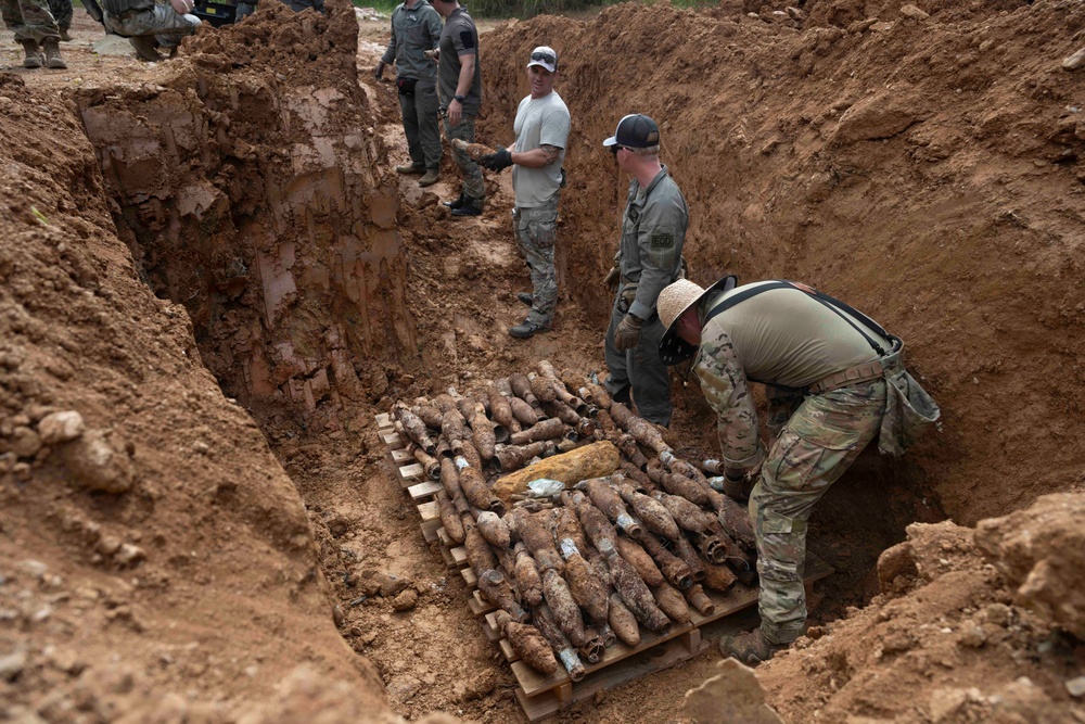 18th Wing disposes unexploded ordnance during Operation Sentinel Samurai