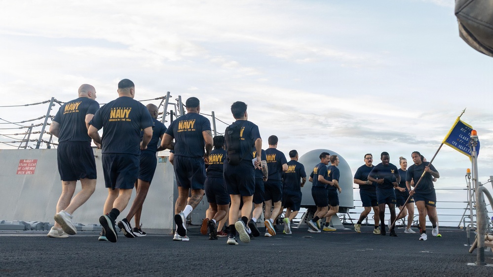 USS Mustin conducts physical training
