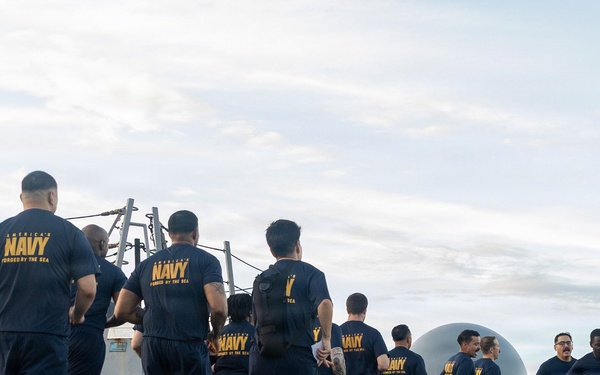 USS Mustin conducts physical training